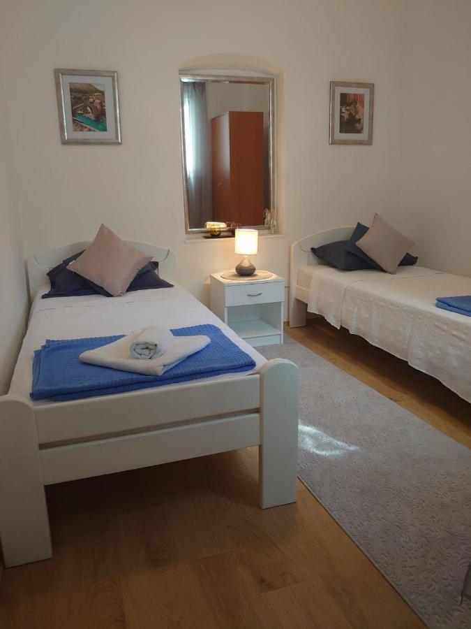 מוסטר Apartments Tulipan - With Free Private Parking Garage מראה חיצוני תמונה