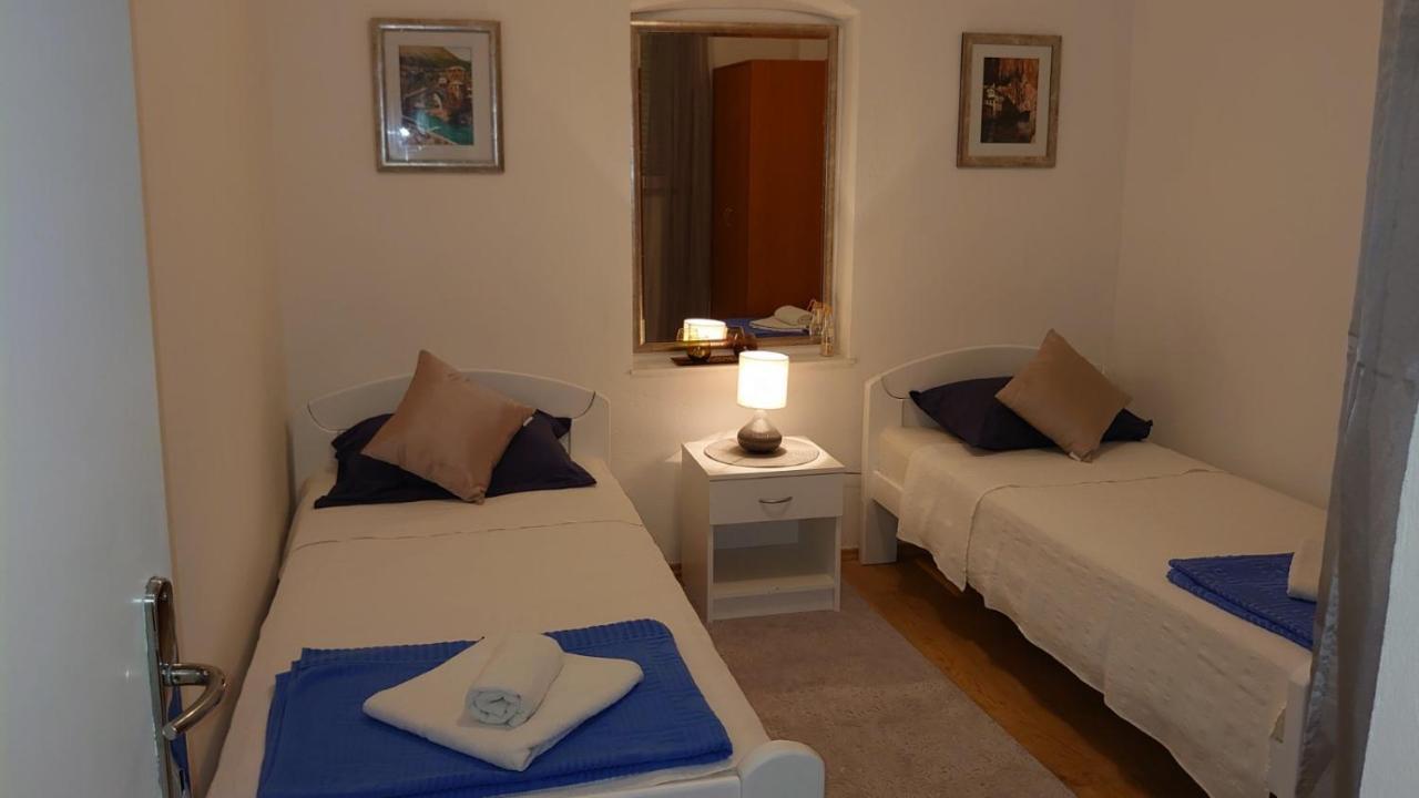 מוסטר Apartments Tulipan - With Free Private Parking Garage מראה חיצוני תמונה