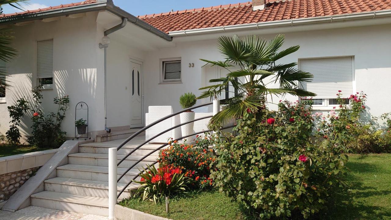 מוסטר Apartments Tulipan - With Free Private Parking Garage מראה חיצוני תמונה