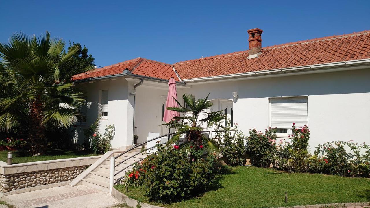 מוסטר Apartments Tulipan - With Free Private Parking Garage מראה חיצוני תמונה