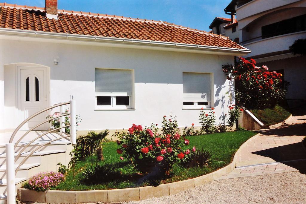 מוסטר Apartments Tulipan - With Free Private Parking Garage מראה חיצוני תמונה
